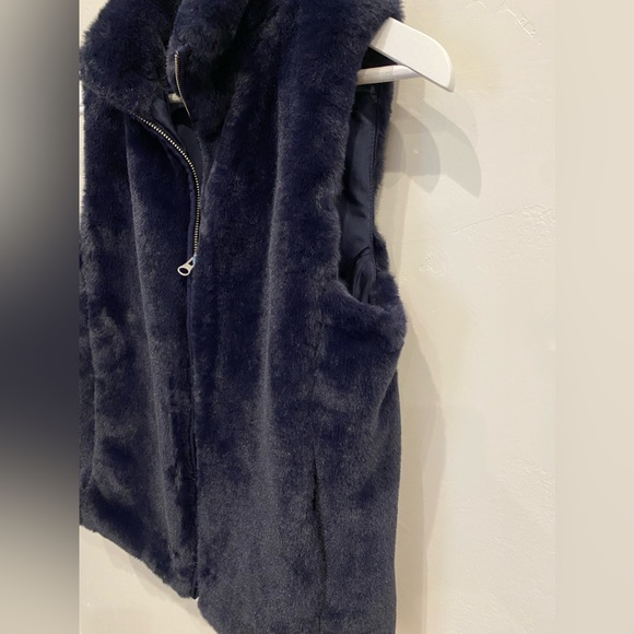 J. Crew Mercantile Navy Blue Faux Fur Zip Up Vest Small - Picture 5 of 16